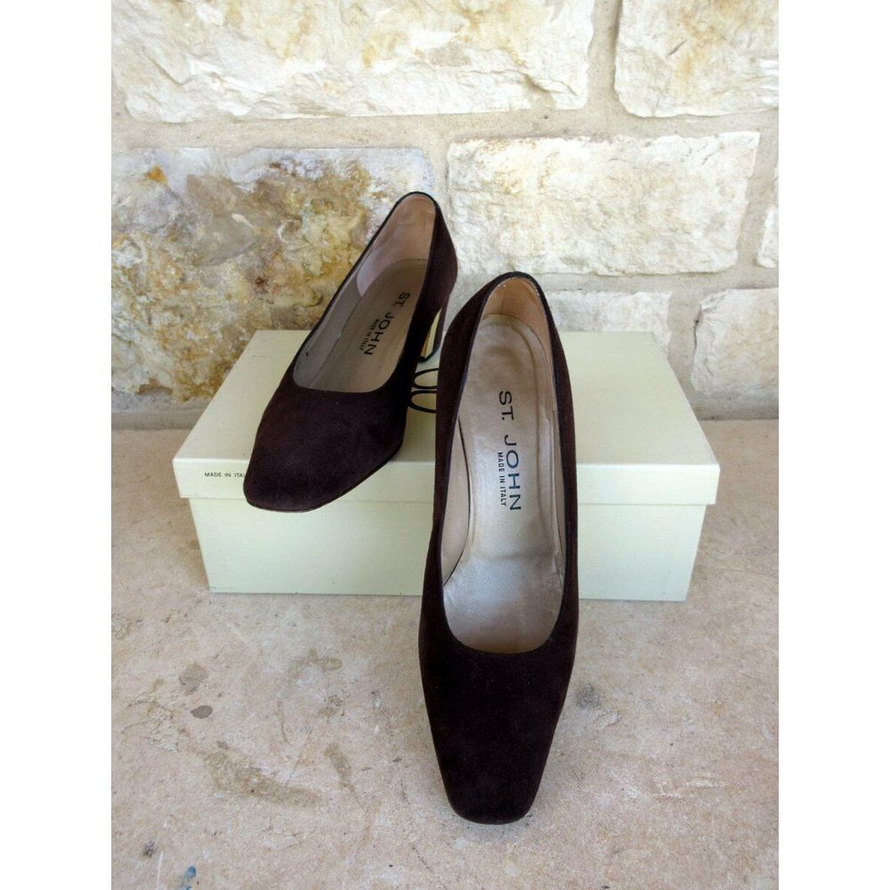 St. John Siena London‎ Sable Brown Suede Pumps Size 6 1/2 AA